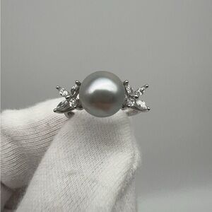 Elegant Silver Pearl Ring